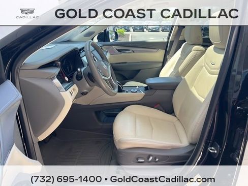 Certified 2024 Cadillac XT5 Premium Luxury w/ LPO, Floor Liner Package AWD/4WD image 15