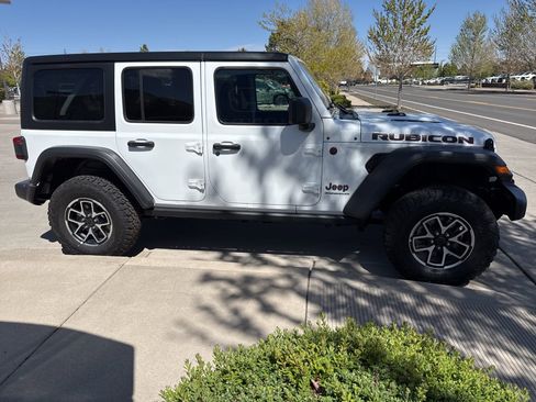 Used 2026 Jeep Wrangler Unlimited Rubicon AWD/4WD image 4