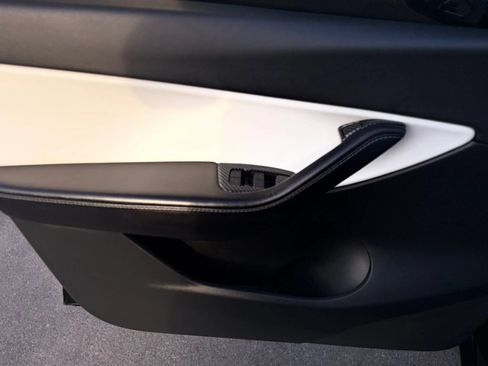 Used 2022 Tesla Model Y Long Range AWD/4WD image 14