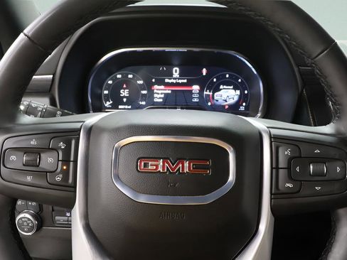 Used 2024 GMC Yukon XL SLT w/ SLT Premium Package AWD/4WD image 15