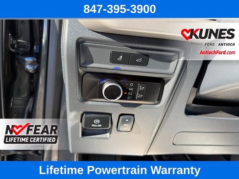 Used 2023 Ford Expedition XLT image 38