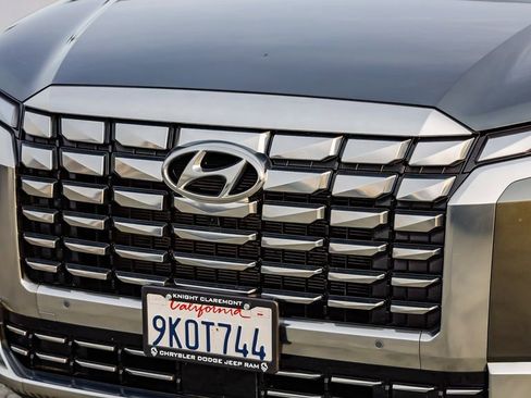 Used 2024 Hyundai Palisade Calligraphy image 5