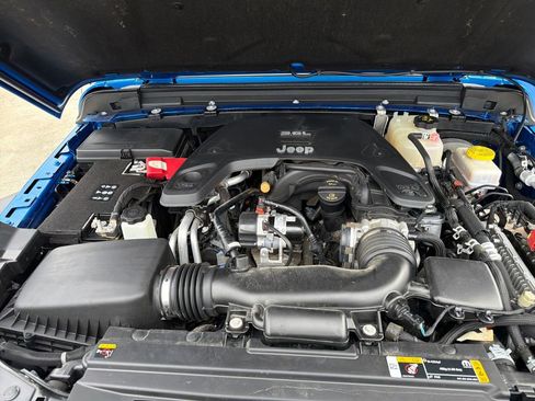 Used 2021 Jeep Wrangler Unlimited Sport image 24