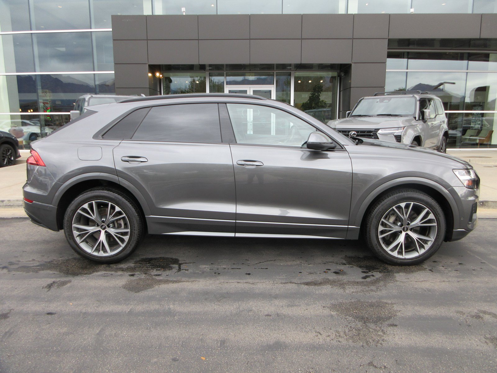 Used 2021 Audi Q8 Premium w/ Black Optic Package AWD/4WD image 12