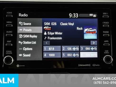 Used 2022 Toyota Venza XLE image 34