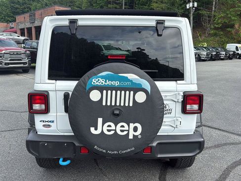 Used 2023 Jeep Wrangler Unlimited w/ Sun & Screen Package AWD/4WD image 41