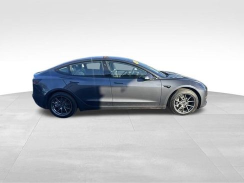 Used 2021 Tesla Model 3 Long Range image 16