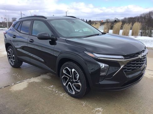 New 2026 Chevrolet Trax RS w/ Sunroof Package image 1