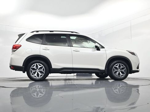 Used 2024 Subaru Forester Premium AWD/4WD image 44