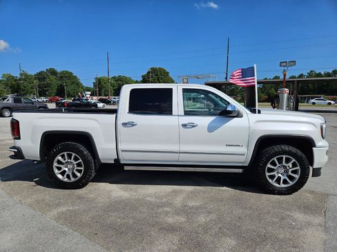 Used 2016 GMC Sierra 1500 Denali w/ Enhanced Driver Alert Package AWD/4WD image 7