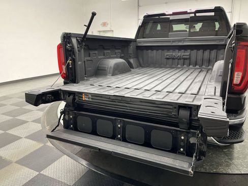 Used 2019 GMC Sierra 1500 SLT w/ SLT Convenience Package AWD/4WD image 33