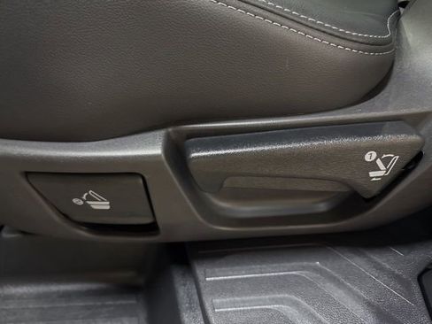 Certified 2022 Subaru Ascent Limited w/ Technology Package image 32