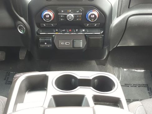 Used 2021 Chevrolet Silverado 1500 LT AWD/4WD image 15