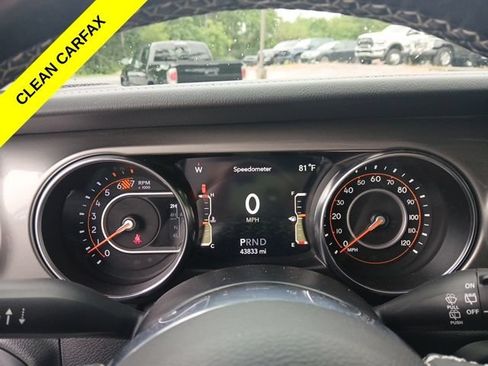 Certified 2022 Jeep Wrangler Unlimited Sahara w/ Cold Weather Group AWD/4WD image 29