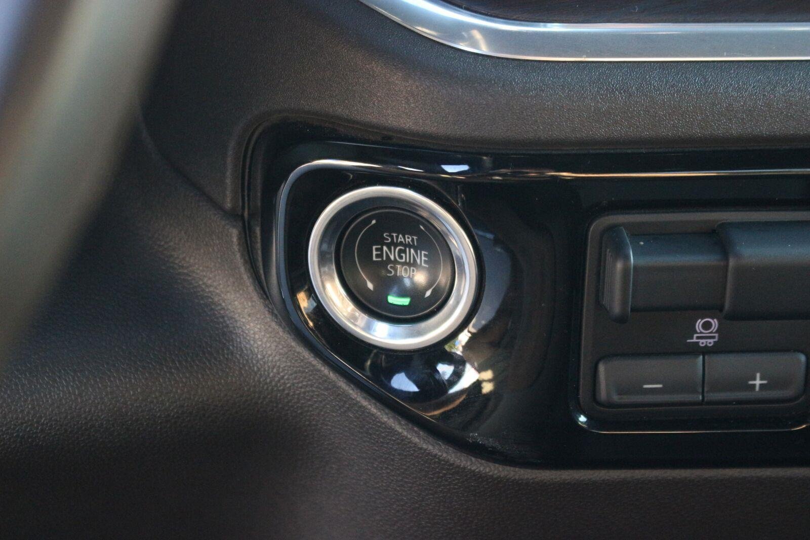 Used 2025 GMC Sierra 1500 SLT AWD/4WD image 28