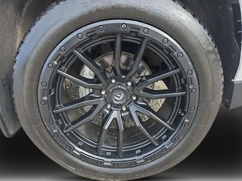 Used 2023 Chevrolet Tahoe RST AWD/4WD image 9