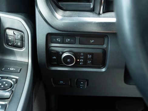 Used 2023 Ford F250 Lariat w/ Lariat Ultimate Package AWD/4WD image 29