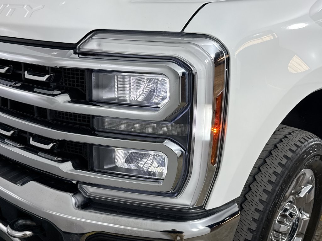 Used 2024 Ford F250 Lariat w/ Chrome Package AWD/4WD image 12