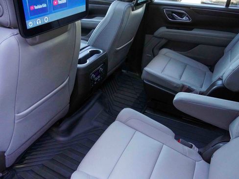 Used 2024 Chevrolet Tahoe Z71 w/ Luxury Package image 33