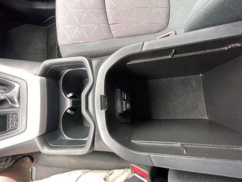 Used 2019 Toyota RAV4 XLE FWD image 40