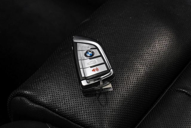 Used 2020 BMW X5 M50i AWD/4WD image 56