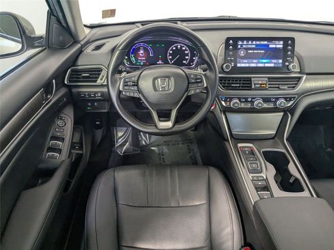 Used 2020 Honda Accord Touring image 8