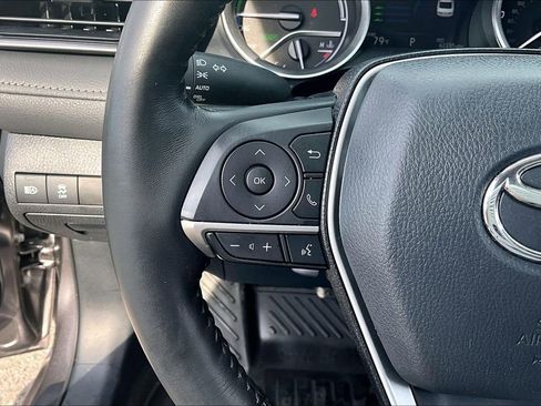 Used 2022 Toyota Camry XLE w/ Cold Weather Package FWD image 11