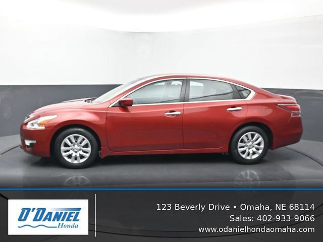 Used 2015 Nissan Altima 2.5 S w/ Power Driver Seat Package FWD image 2