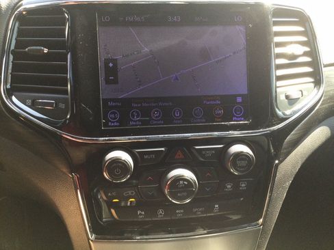 Used 2019 Jeep Grand Cherokee Altitude AWD/4WD image 30