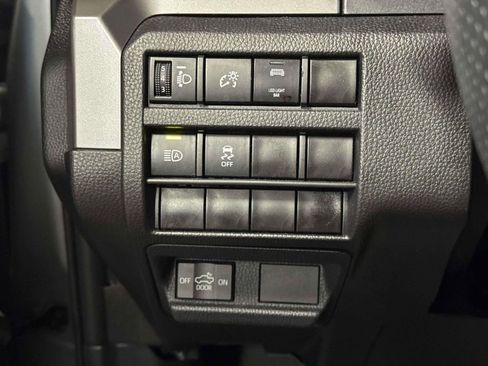 Used 2024 Toyota Tacoma SR5 AWD/4WD image 20