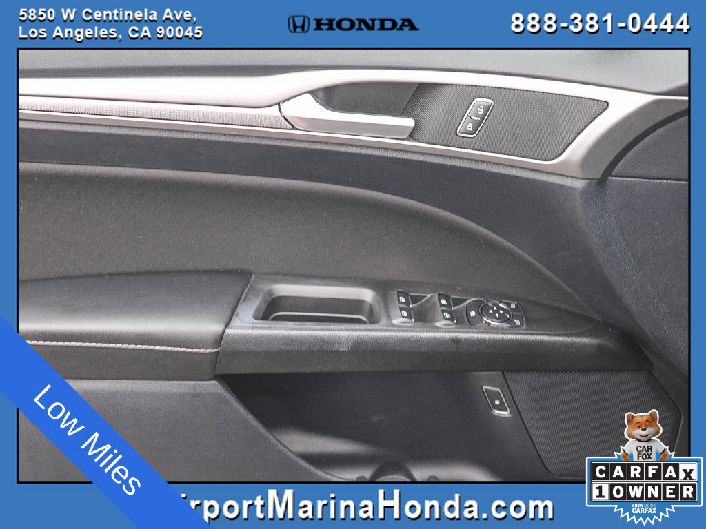 Used 2020 Ford Fusion SE FWD image 25
