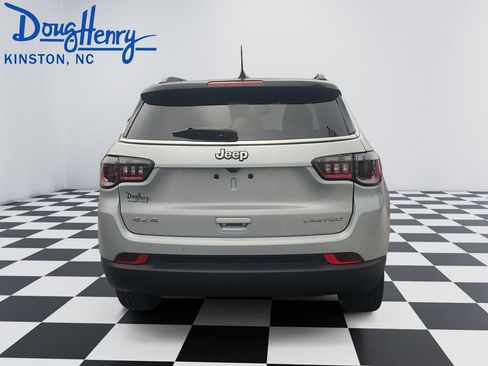 Used 2025 Jeep Compass Limited AWD/4WD image 4