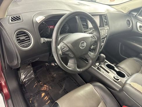 Used 2019 Nissan Pathfinder SL AWD/4WD image 25