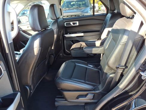 Used 2023 Ford Explorer XLT w/ Equipment Group 202A image 11