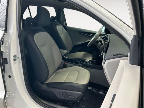 Used 2023 Kia Niro Wave FWD image 24