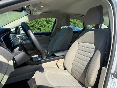 Used 2019 Ford Fusion SE FWD image 10