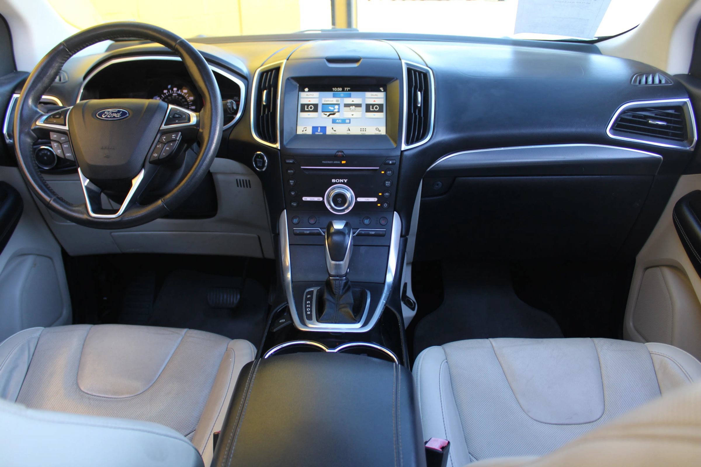 Used 2018 Ford Edge Titanium FWD image 12
