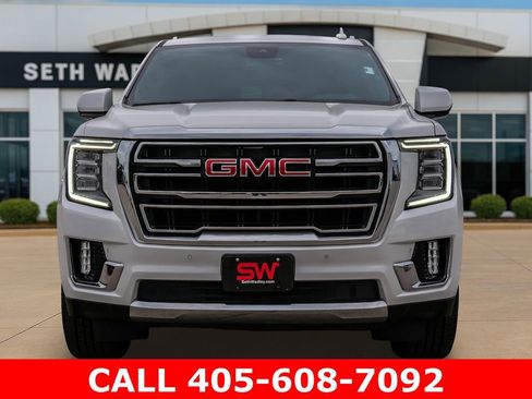 Used 2023 GMC Yukon SLT AWD/4WD image 2