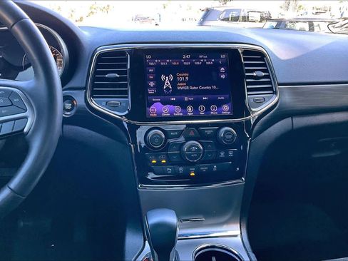 Used 2019 Jeep Grand Cherokee Altitude image 6
