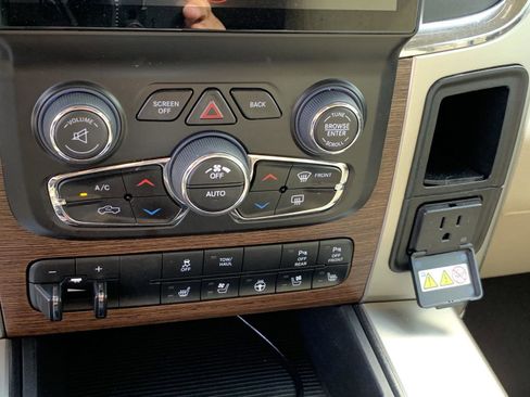 Used 2014 RAM 1500 Laramie w/ Convenience Group image 24