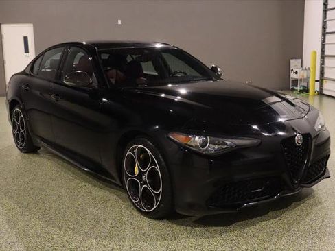 Used 2021 Alfa Romeo Giulia Ti Sport w/ Carbon Package AWD/4WD image 1