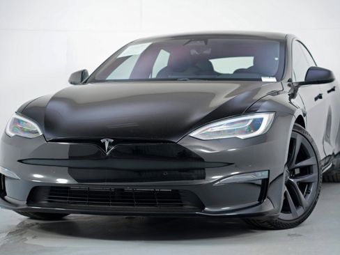 Used 2021 Tesla Model S Plaid image 3