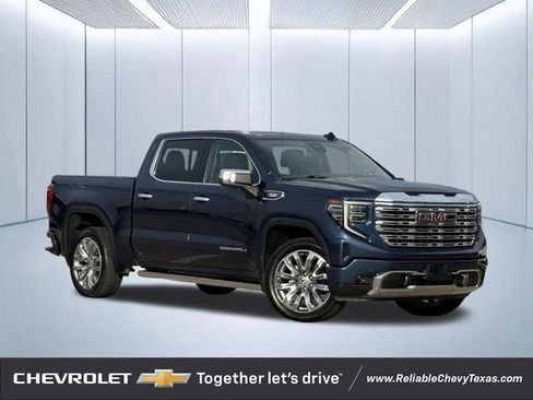 Used 2023 GMC Sierra 1500 Denali w/ Denali Reserve Package AWD/4WD image 1