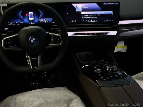 Used 2027 BMW 550e xDrive w/ Executive Package AWD/4WD image 17
