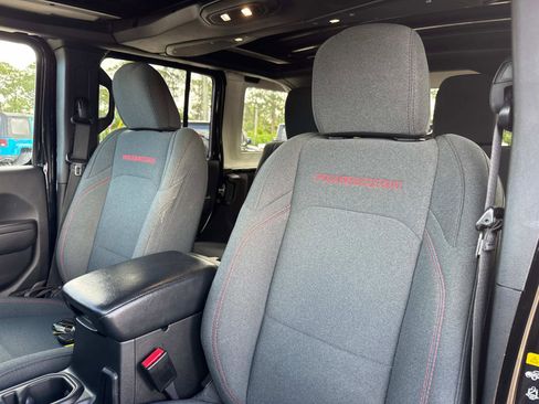 Certified 2024 Jeep Wrangler Unlimited Rubicon AWD/4WD image 20