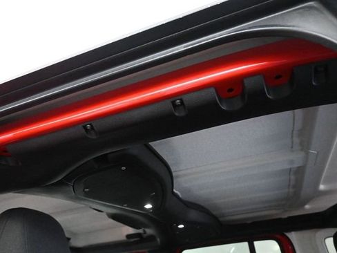 Used 2024 Jeep Wrangler Unlimited Rubicon image 18