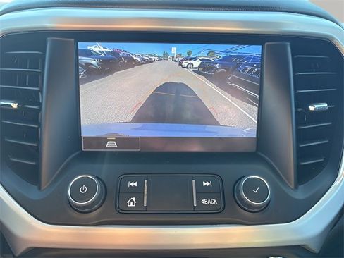 Used 2023 GMC Acadia SLT image 14