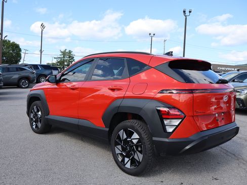 Certified 2025 Hyundai Kona SEL AWD/4WD image 6