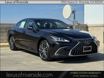 New 2025 Lexus ES 300h w/ Premium Package