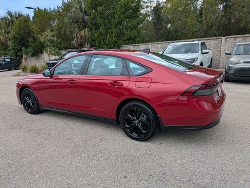 Used 2025 Honda Accord SE image 6